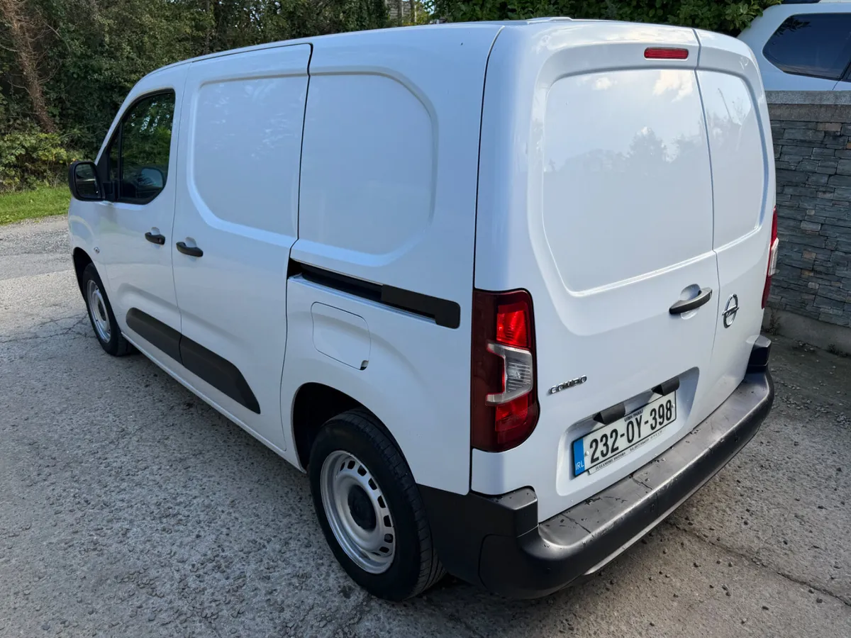 Opel Combo 2023 (232) 3 seats - Image 3