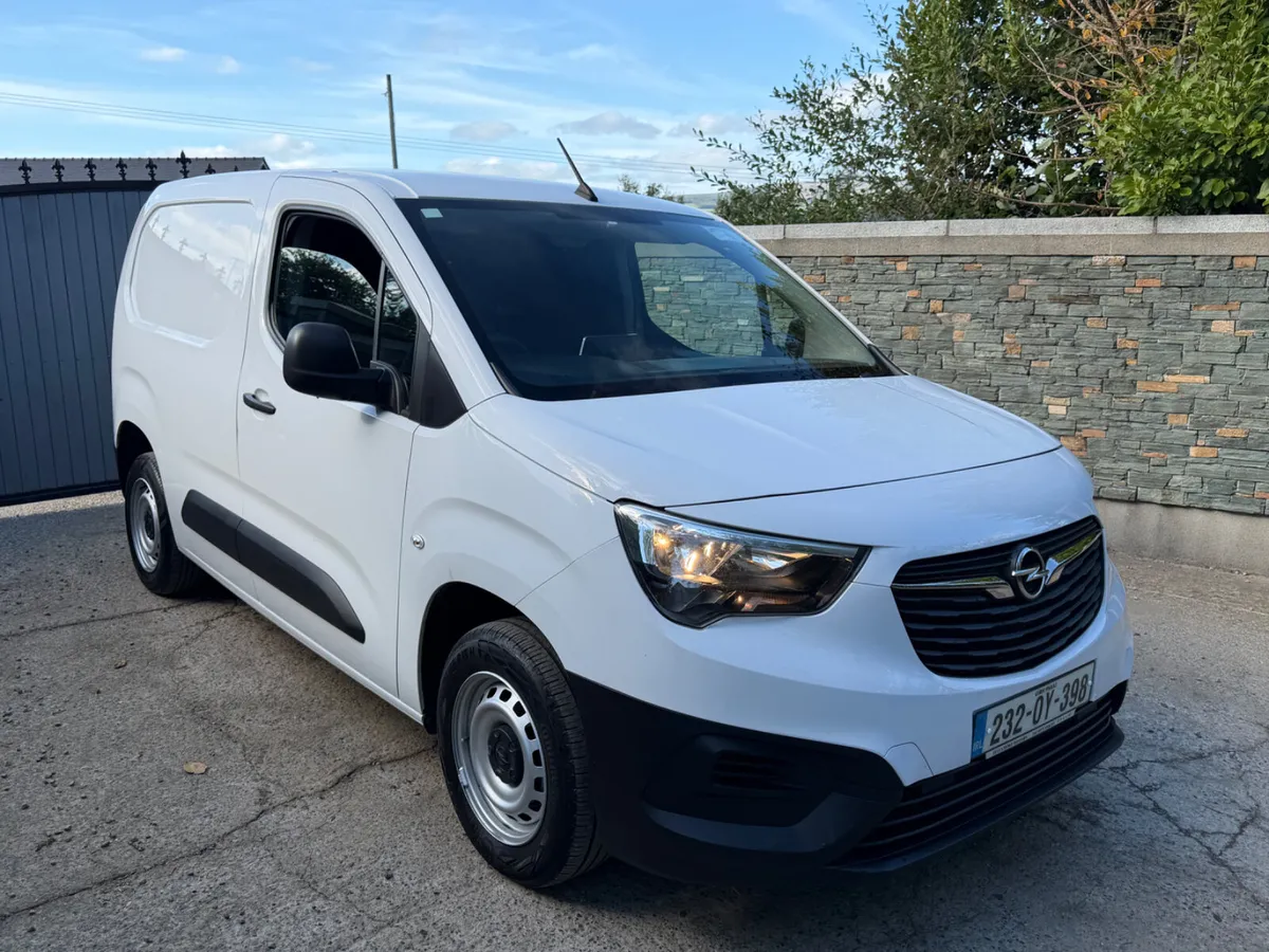 Opel Combo 2023 (232) 3 seats - Image 1