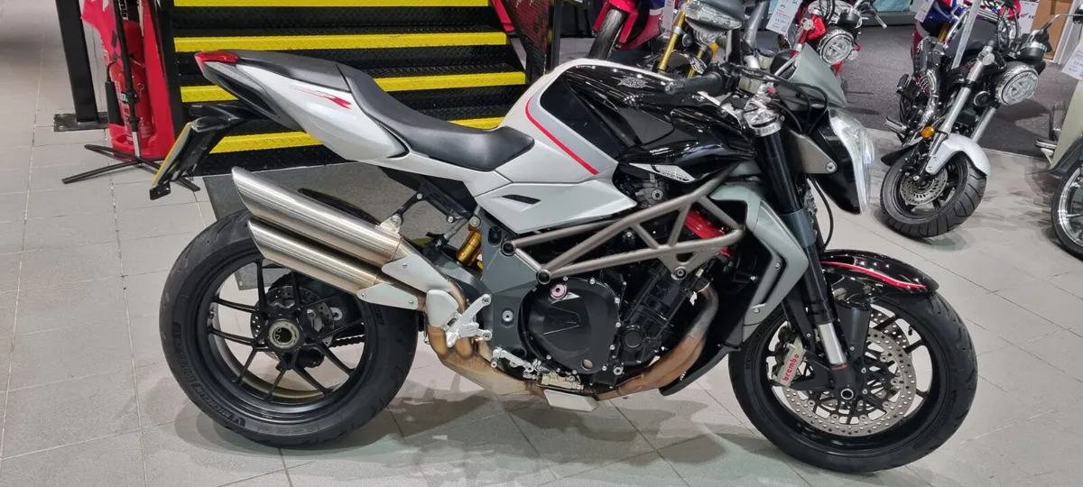 MV Augusta 1090 Brutale RR - Image 3