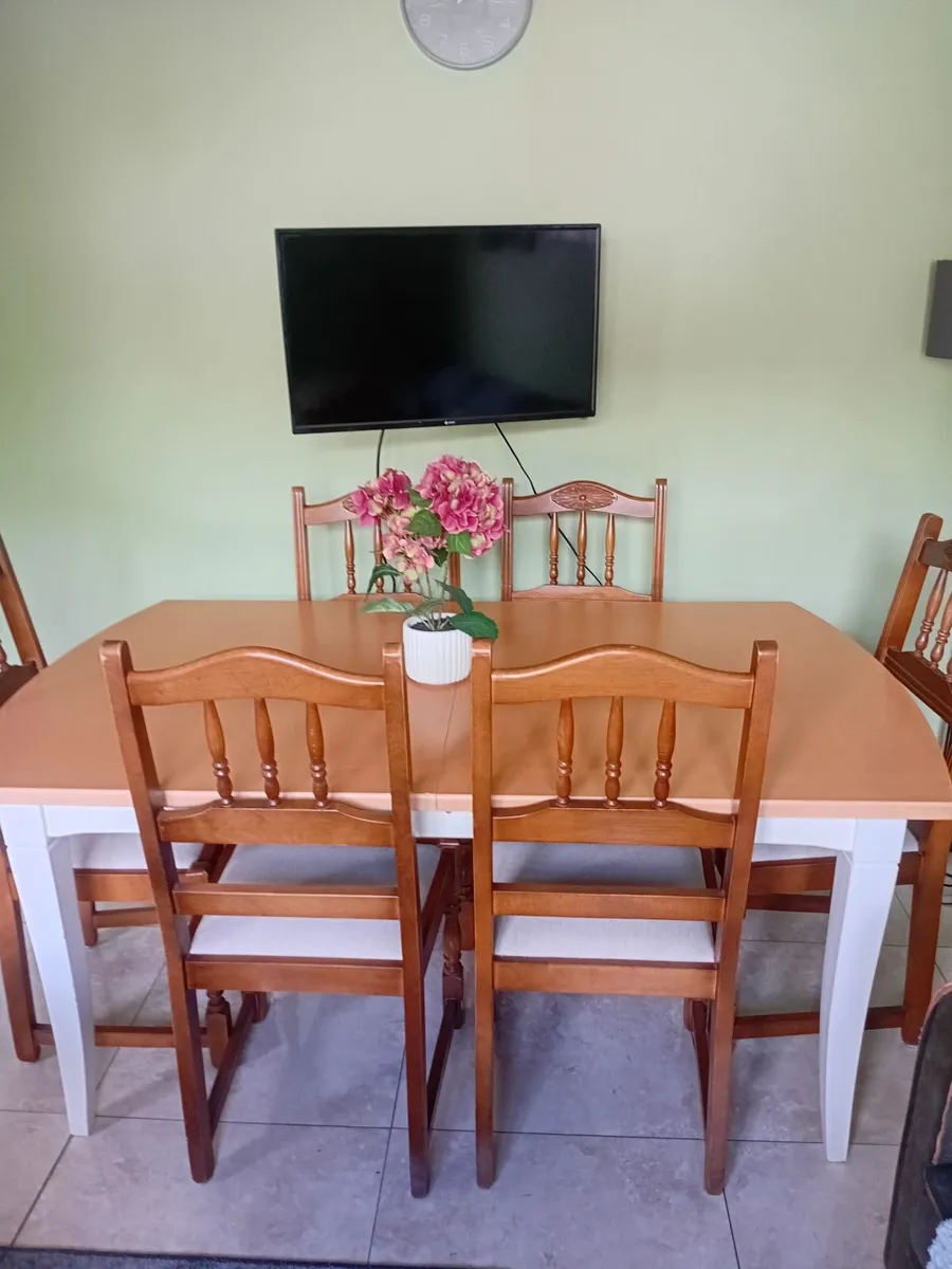 Kitchen Table - Image 1