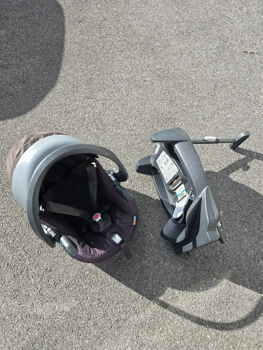 BeSafe iZi Go Baby Car Seat & ISOFIX Base - Image 1