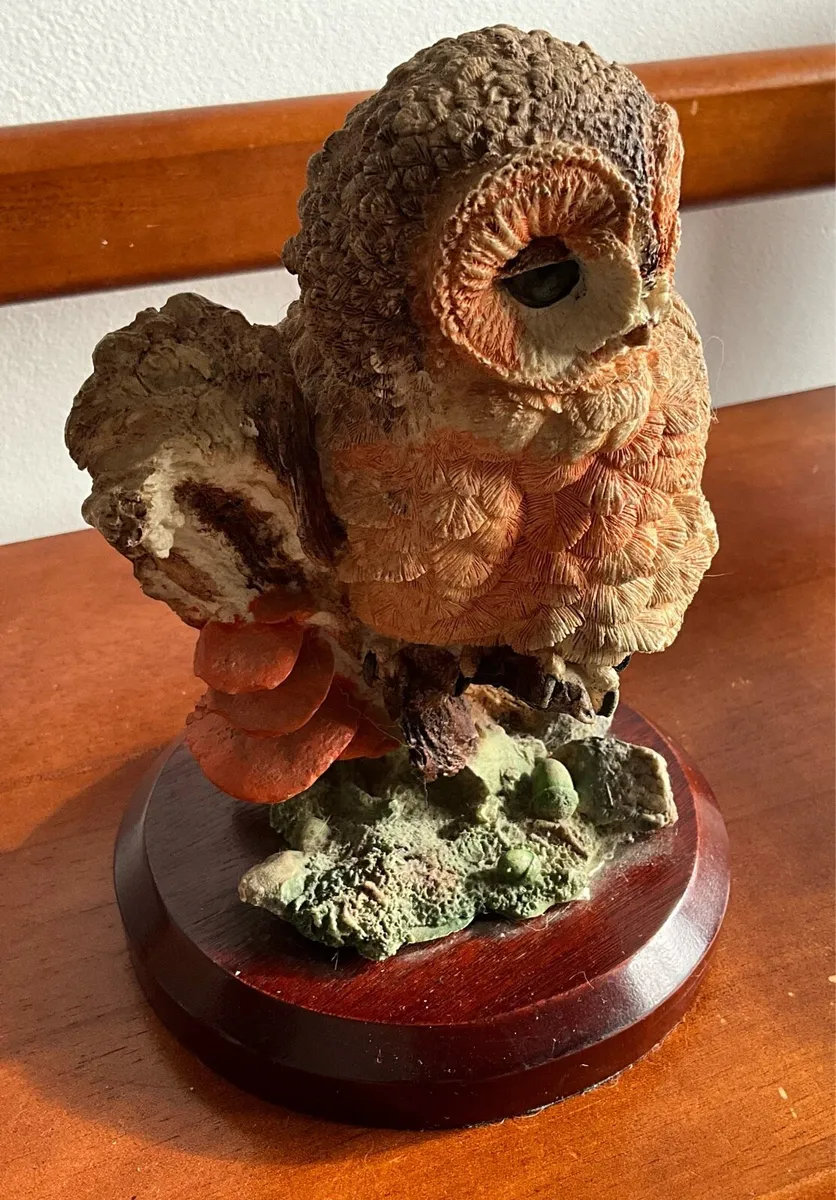 Owl Figurine on Wooden Plinth - Image 3