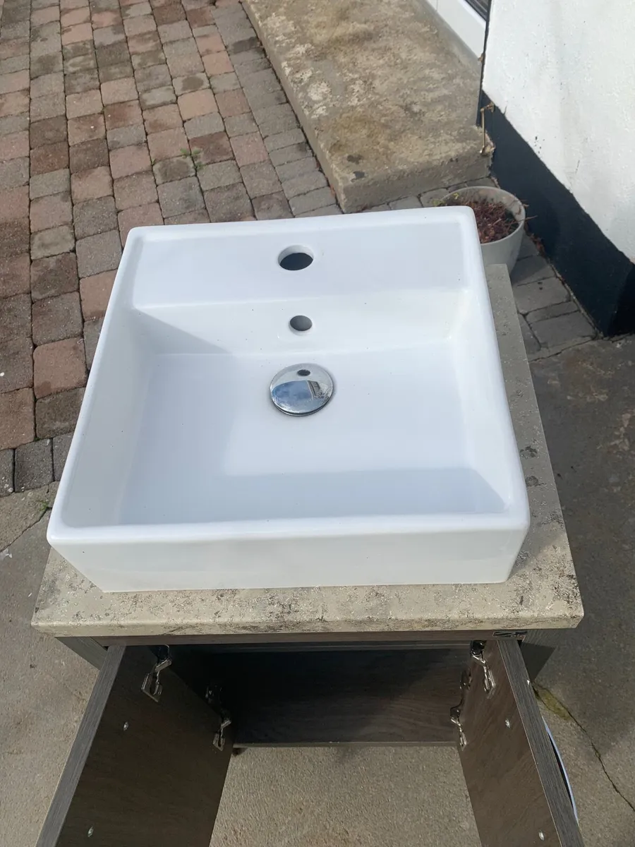 Bathroom vanity unit - Image 3