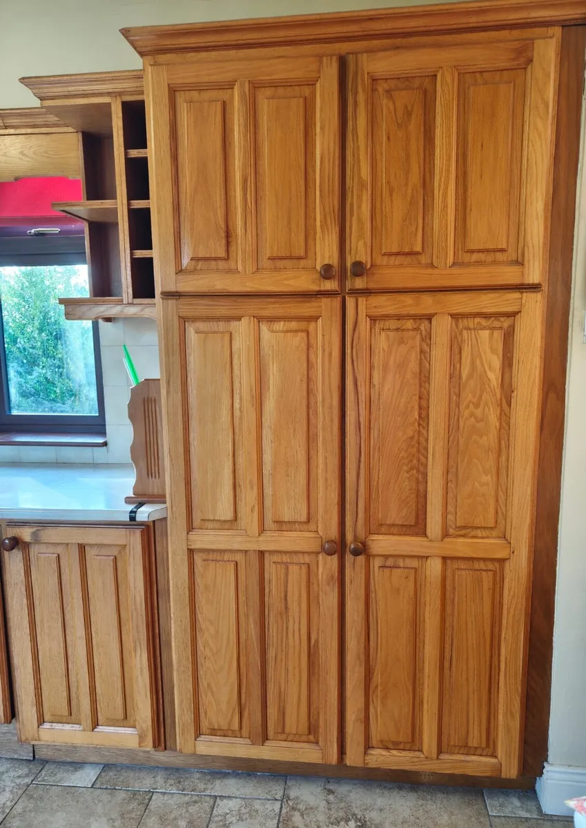 Oak kitchen doors and units - Image 4