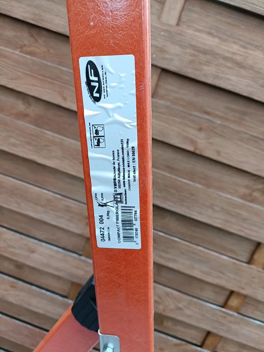 4 thread Fibreglass Platform Stepladder - Image 2