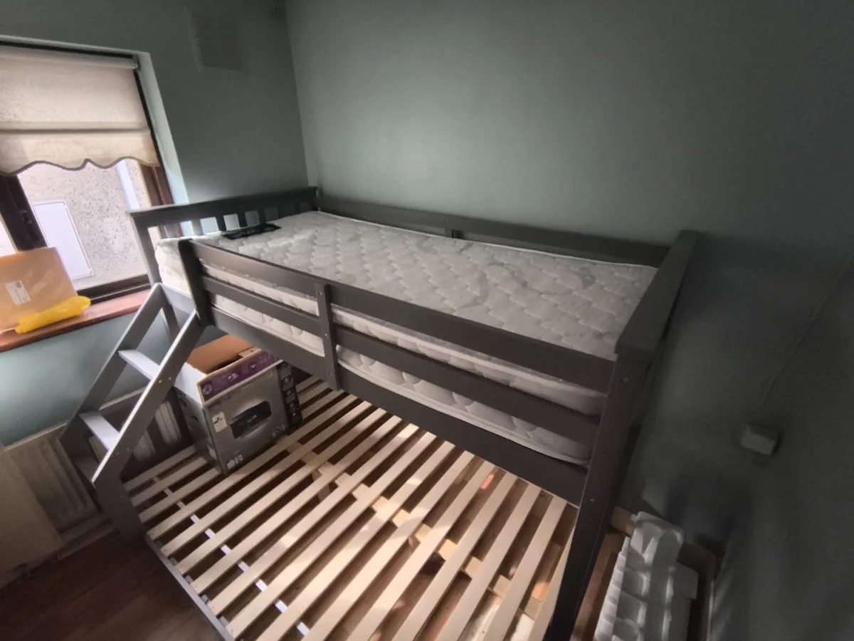 Bunk beds - Image 1