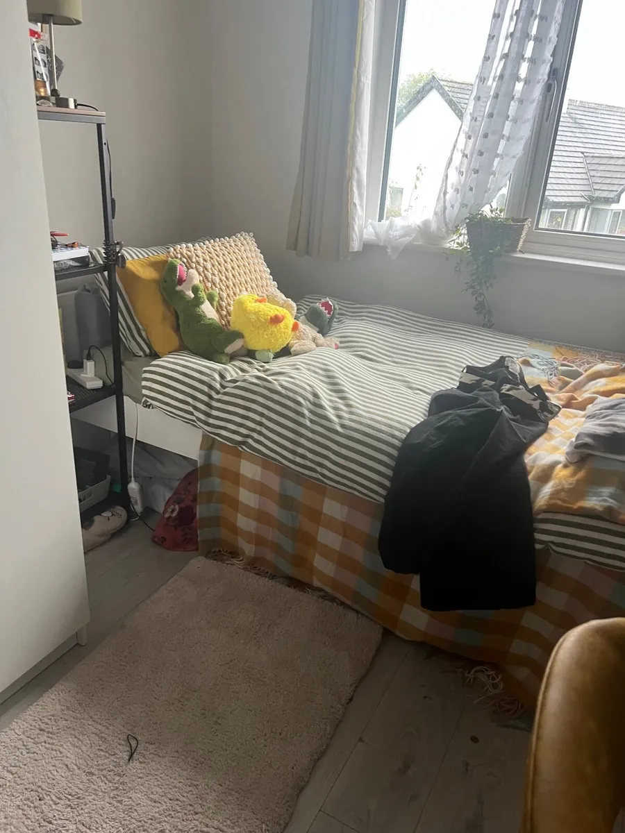 Single bed x 2 - Image 3