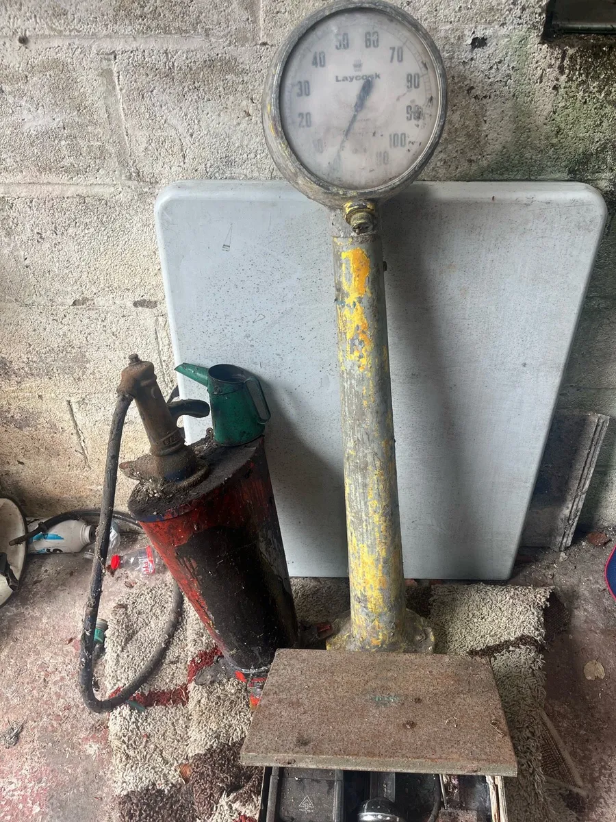Old  motor garage equipment - Image 3