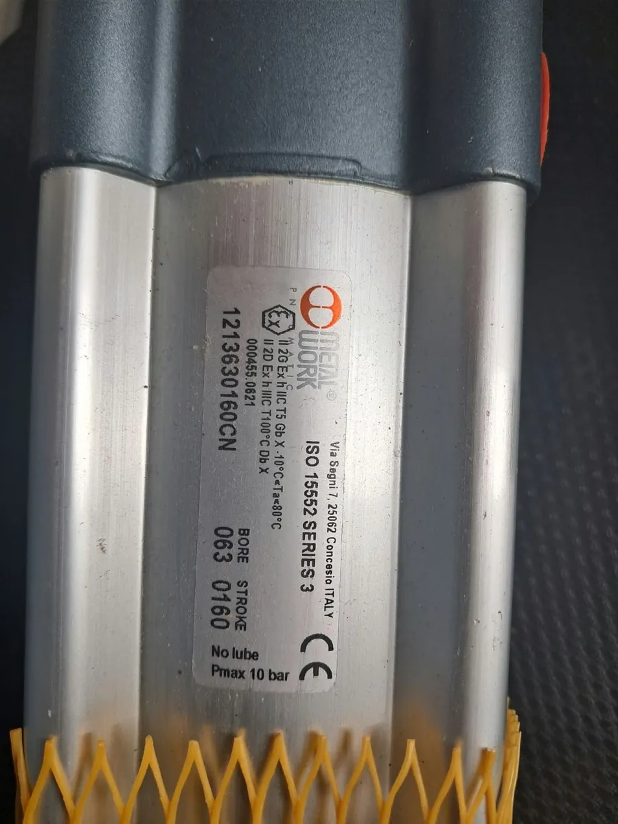 New Metal Work Pneumatic Cylinder – 63mm x 160mm - Image 1