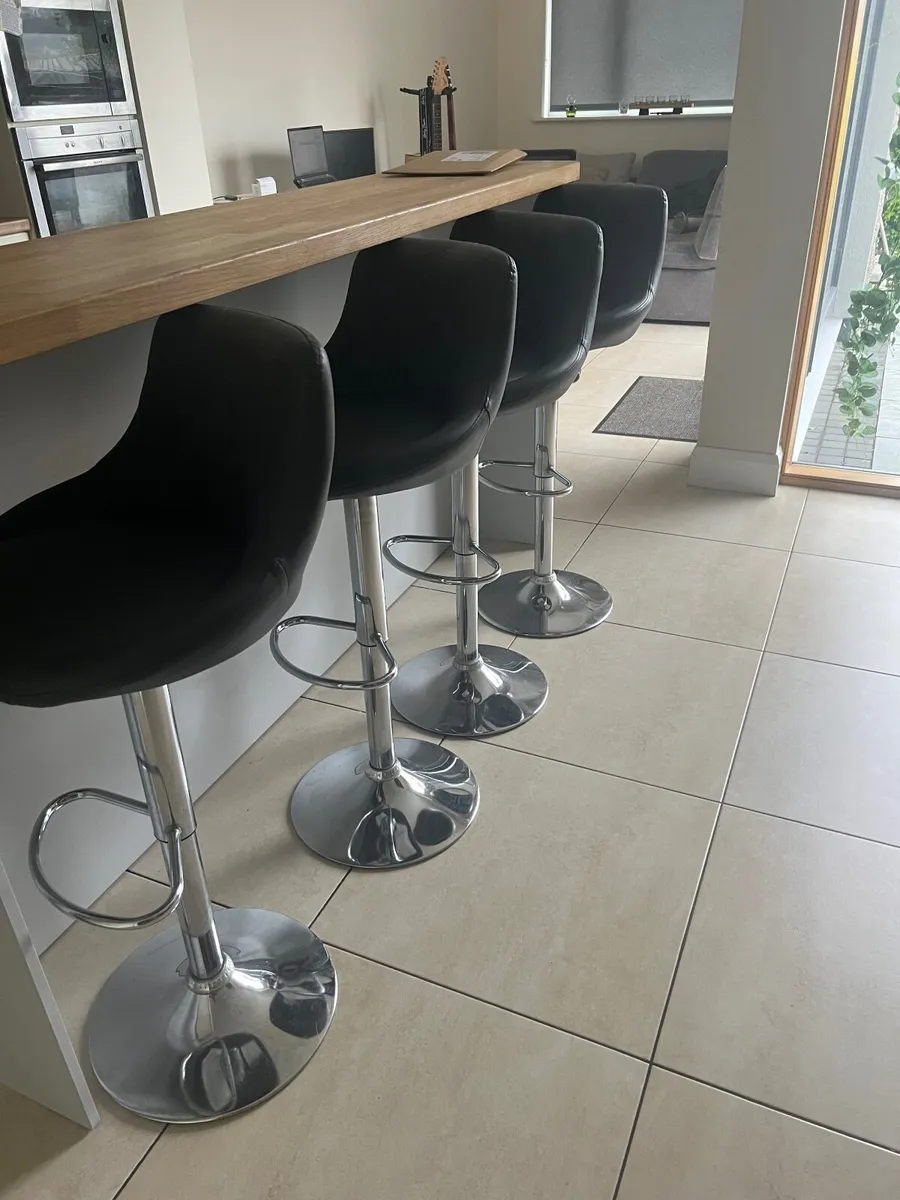 Bar stools - Image 1