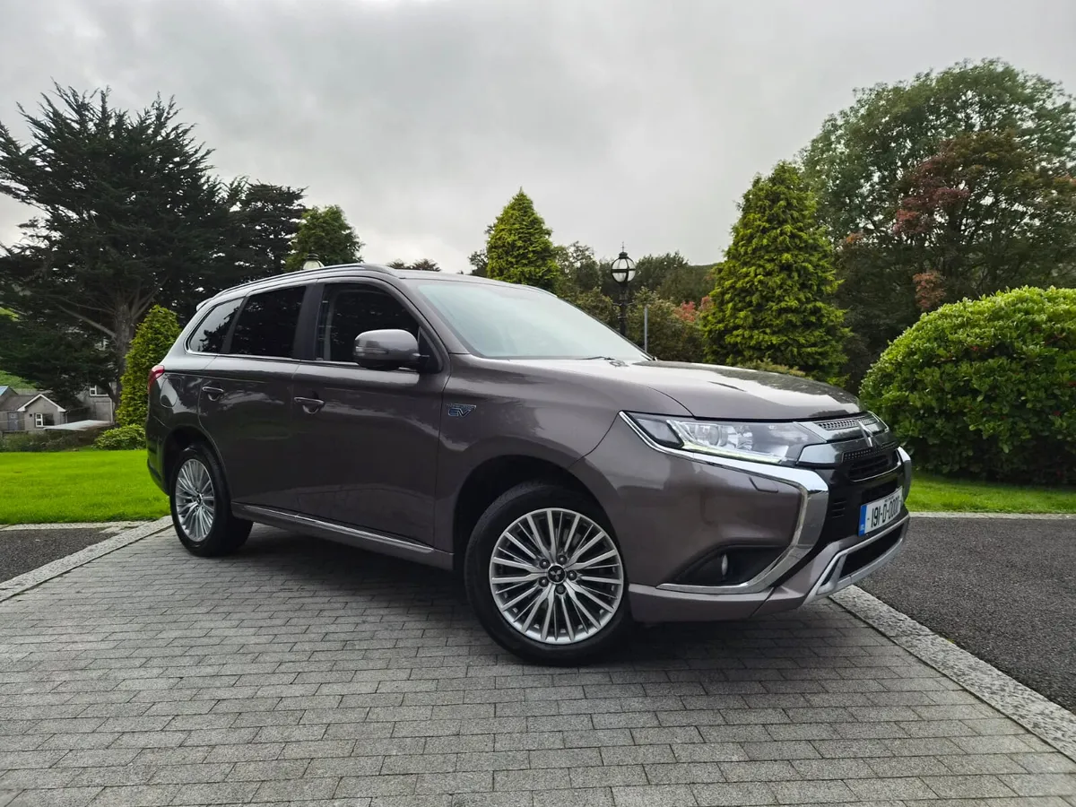 2019 Mitsubishi Outlander Juro Van 2.4 PHEV Hybrid - Image 3