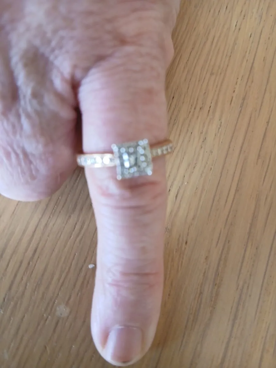 Diamond cluster ring - Image 2