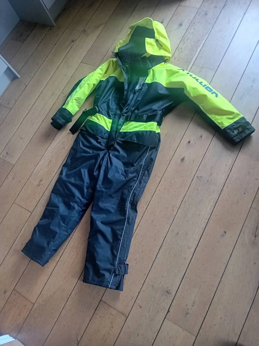 Mullion Flotation Suits XL + M - Image 1