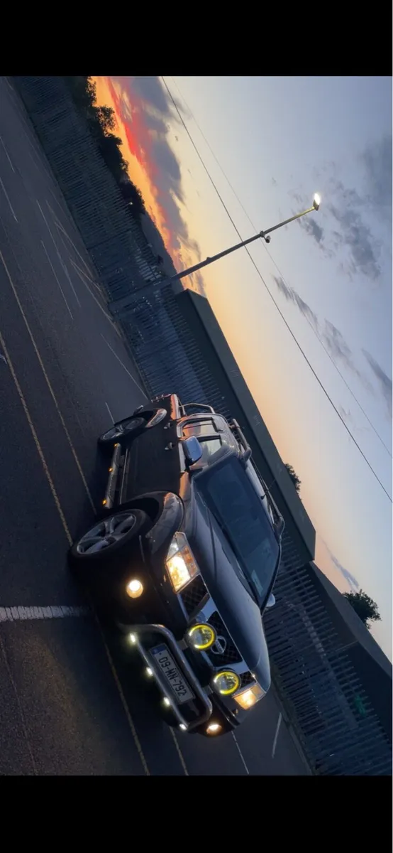 Nissan Navara D40 - Image 1
