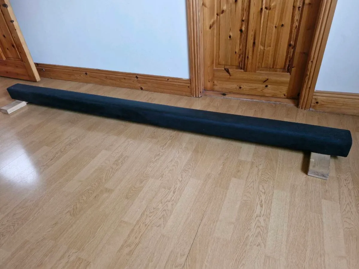 Gymnastics beam - Image 2