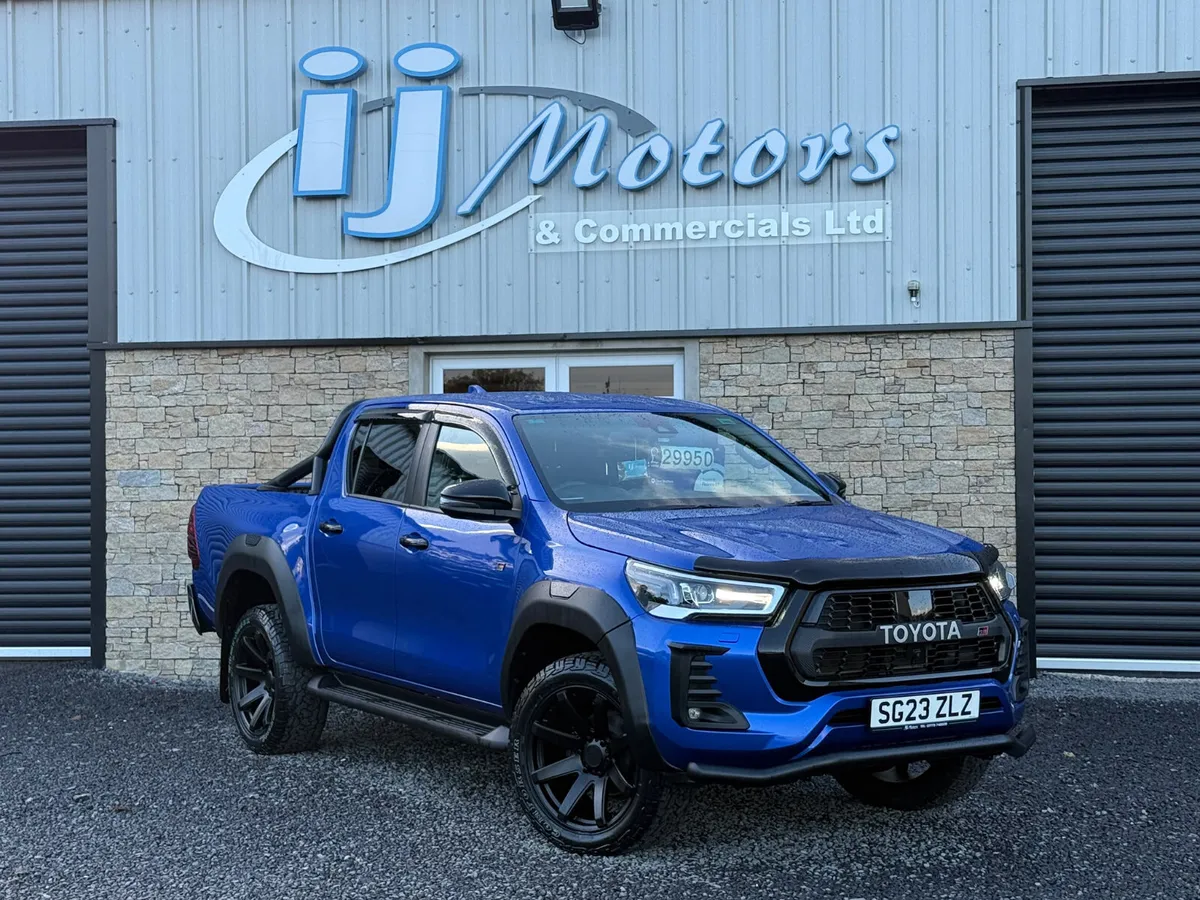 23 TOYOTA HILUX 2.8 D-4D GR SPORT - Image 1