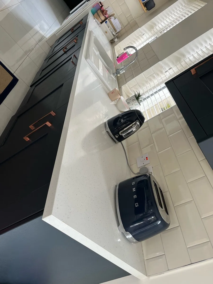 Kitchen island, worktops, sink & tap. - Image 3