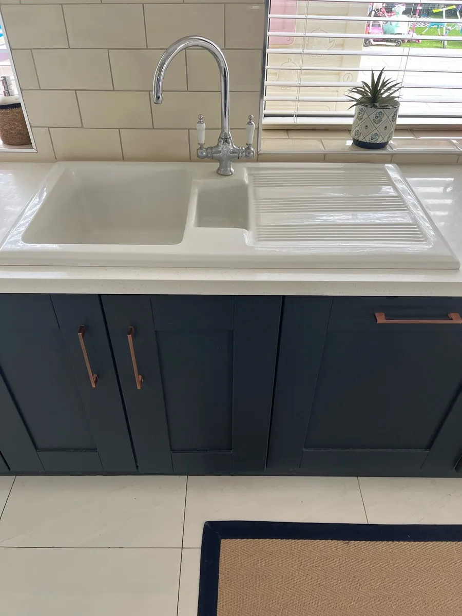Kitchen island, worktops, sink & tap. - Image 4