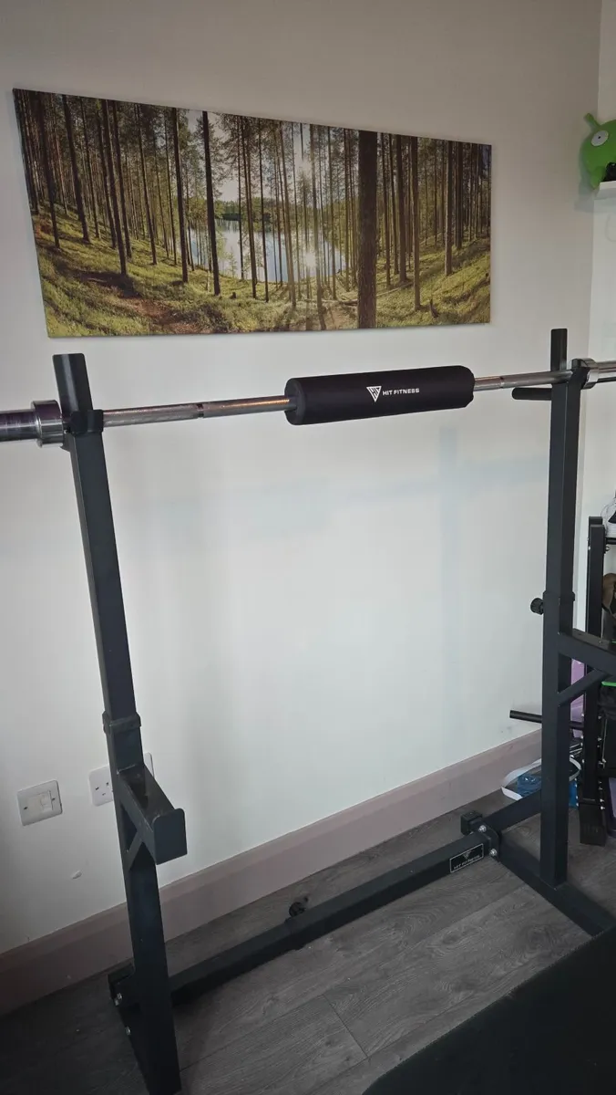 Adjustable squat rack + 15kg barbell - Image 1