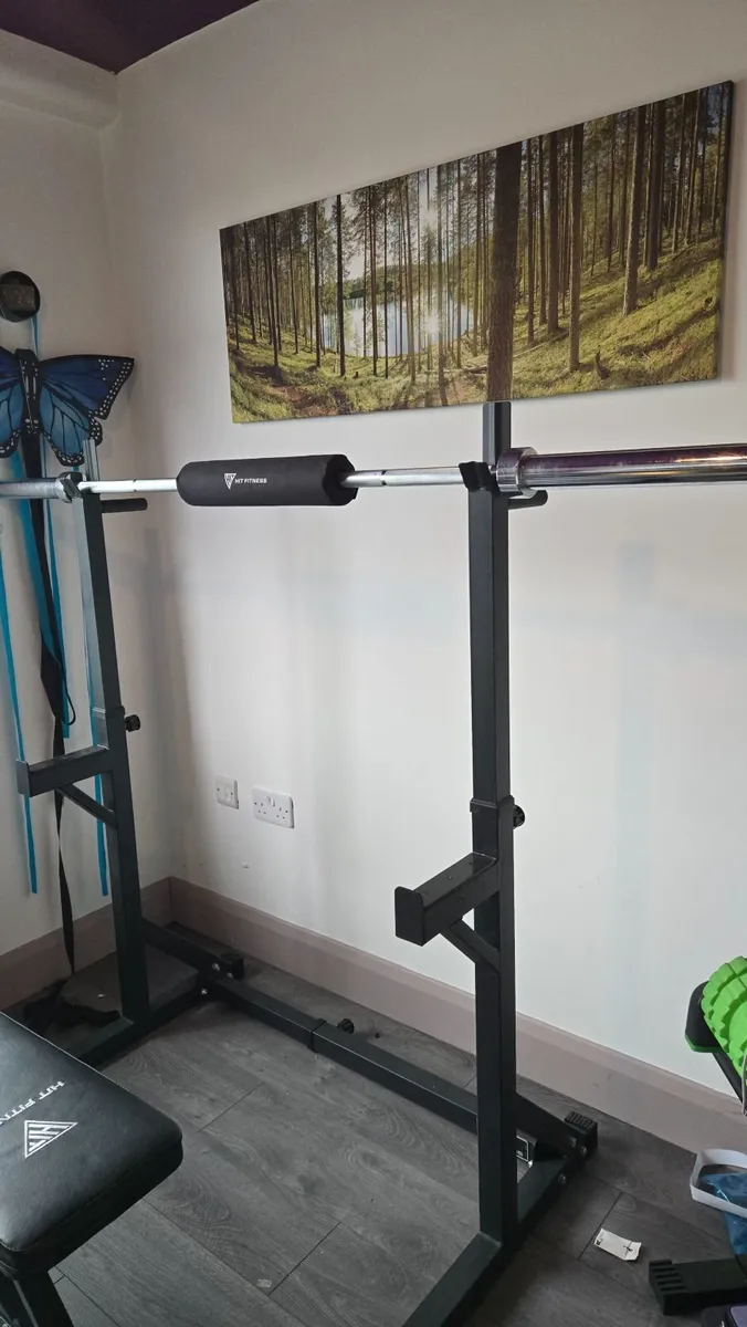 Adjustable squat rack + 15kg barbell - Image 2