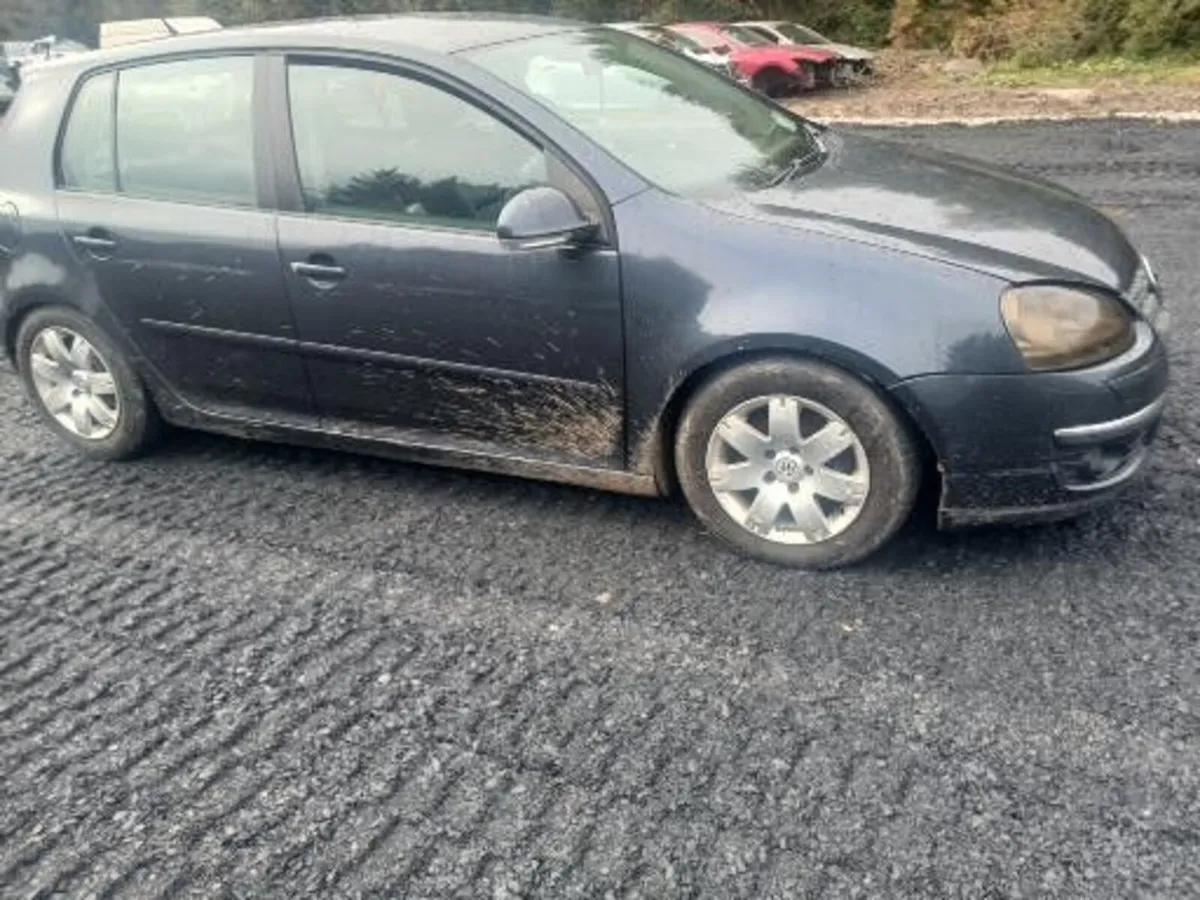 breaking    vw   golf - Image 2