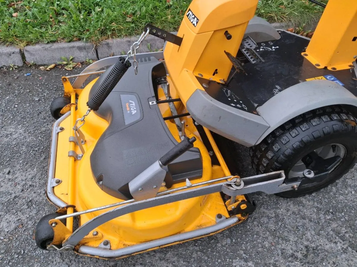 Stiga combi lawnmower - Image 4