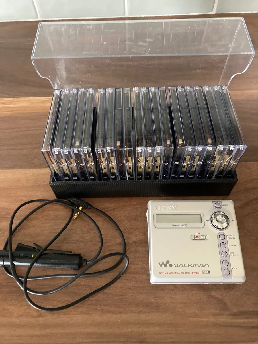 Sony Minidisc Player with Minidiscs - Image 3