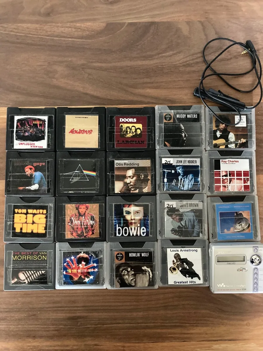 Sony Minidisc Player with Minidiscs - Image 4