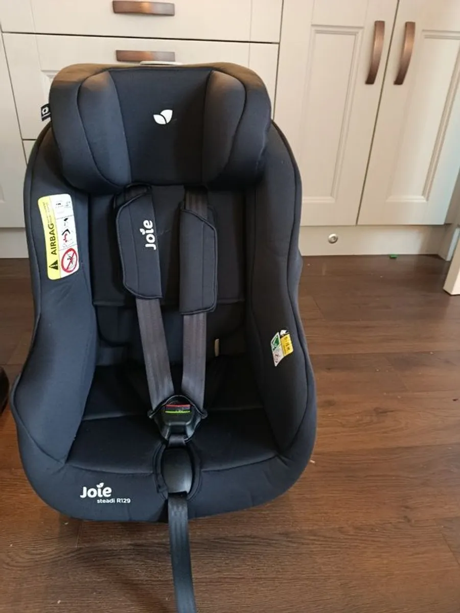 Two Joie Steadi R129 car seats - black - Image 3