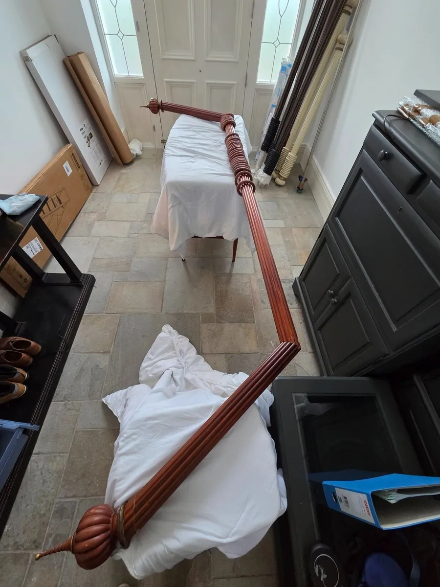 Large reeded curtain poles - Image 2