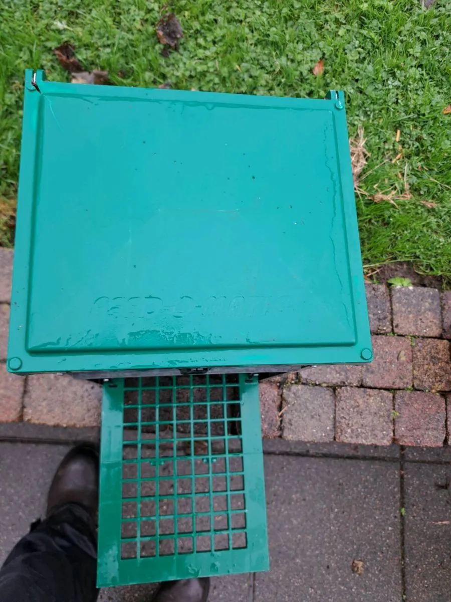 Feedomatic poultry feeder - Image 2
