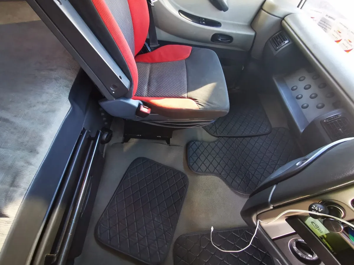 Renault Magnum 2013 - Image 2