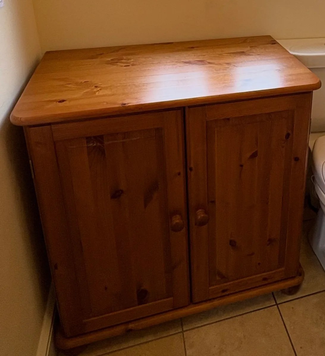 Solid pine storage unit / cabinet - Image 1