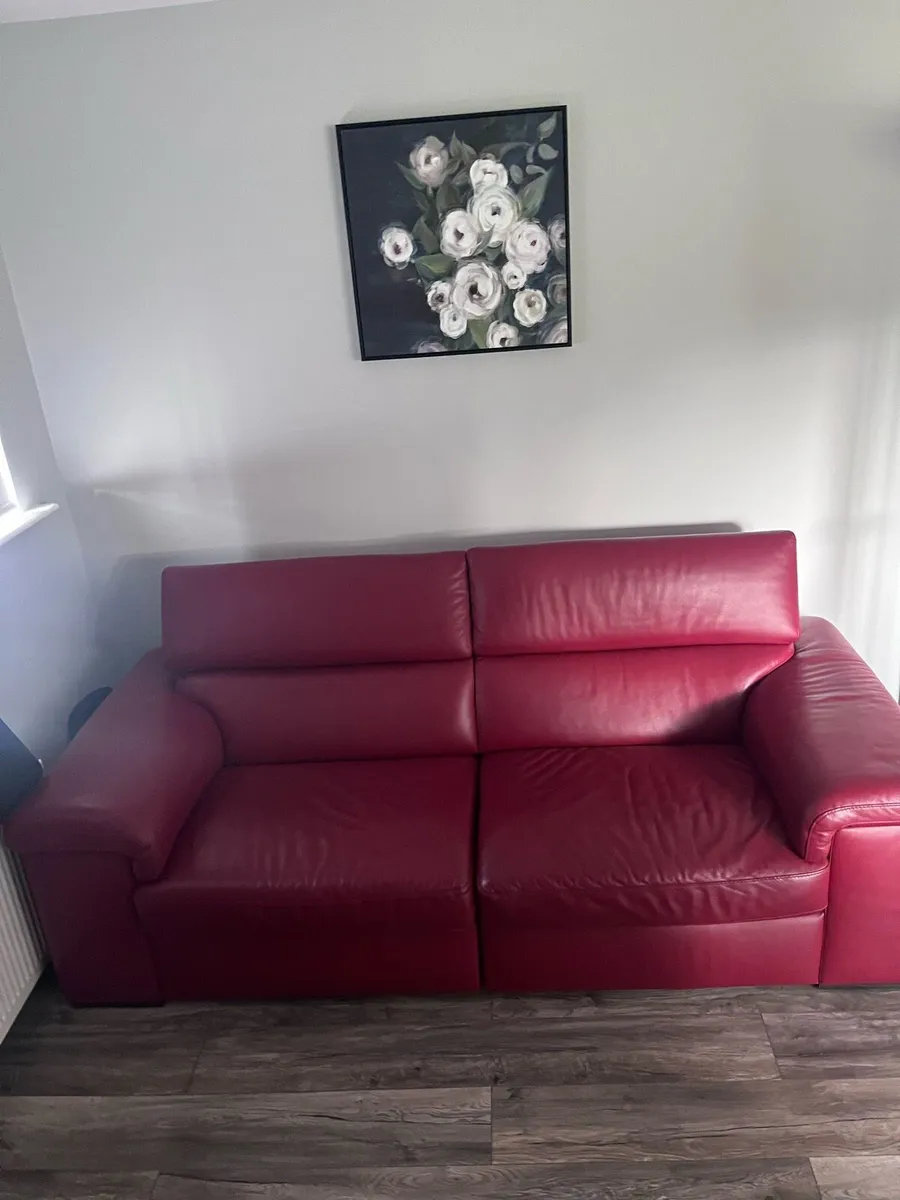 2x Red Leather 2 Seater couches - Image 4
