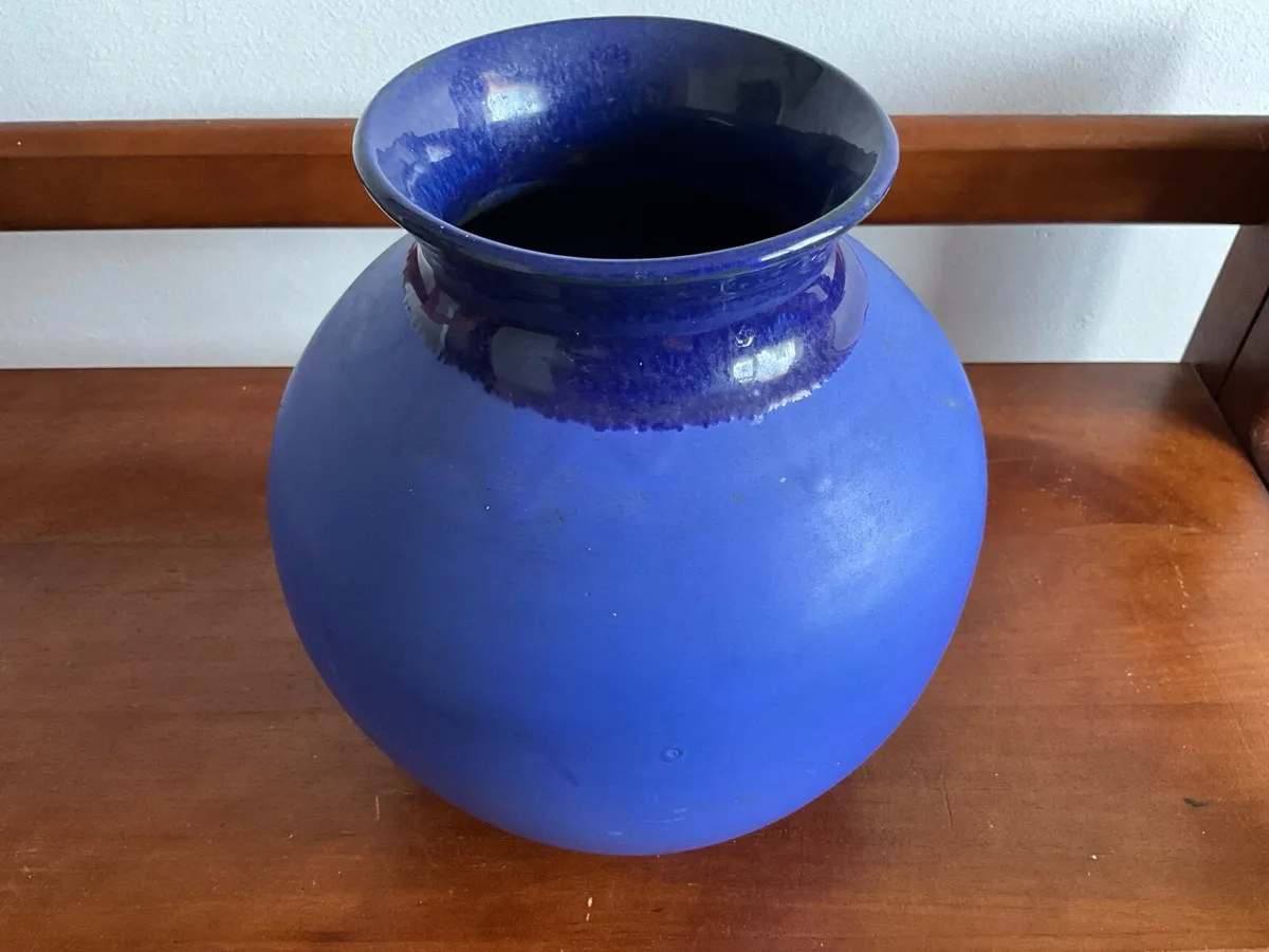 A Vibrant Blue Glazed Studio Pottery Ovoid Vase - Image 2