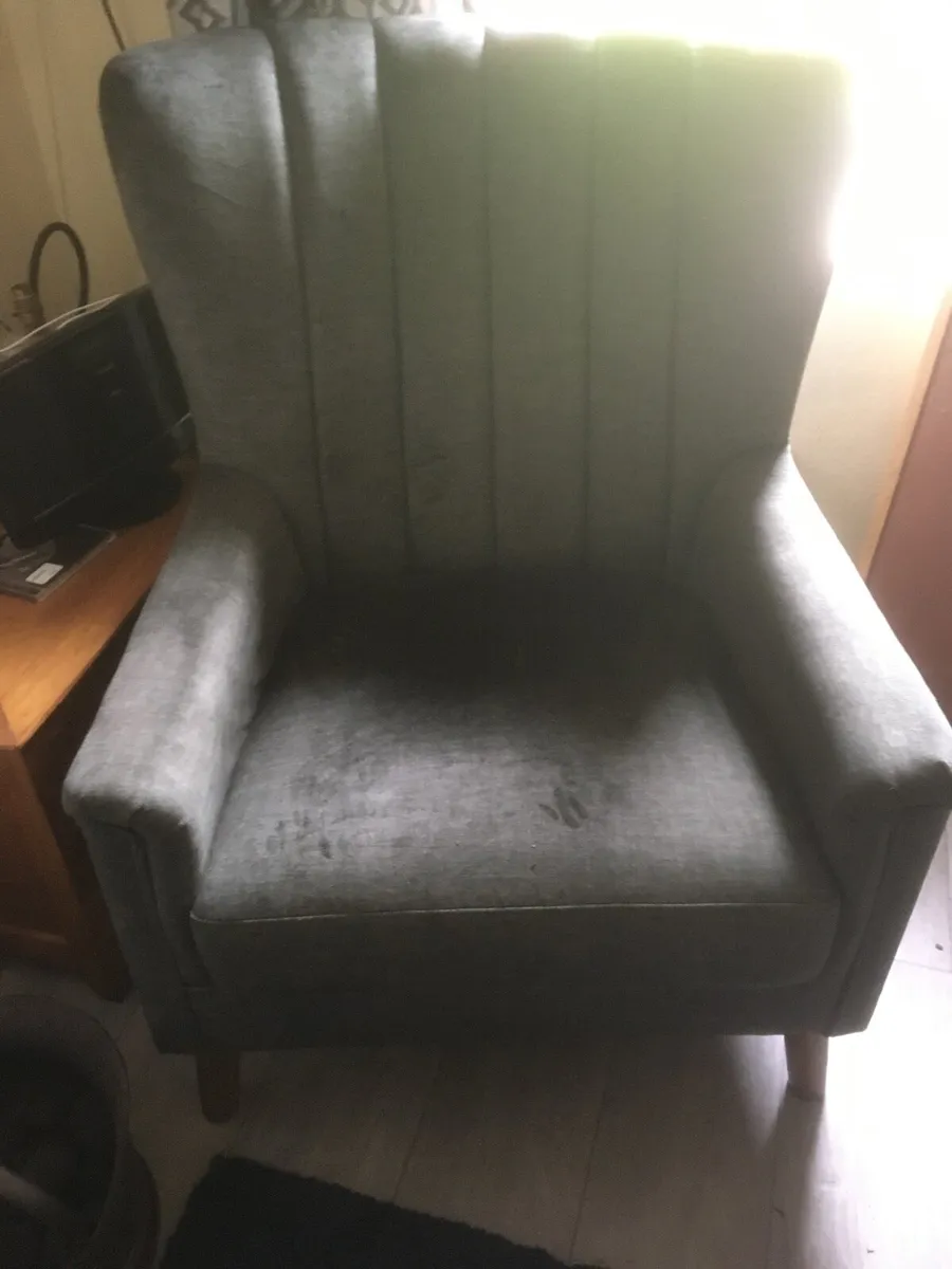 Pair of Modern style wing back chairs - Image 3