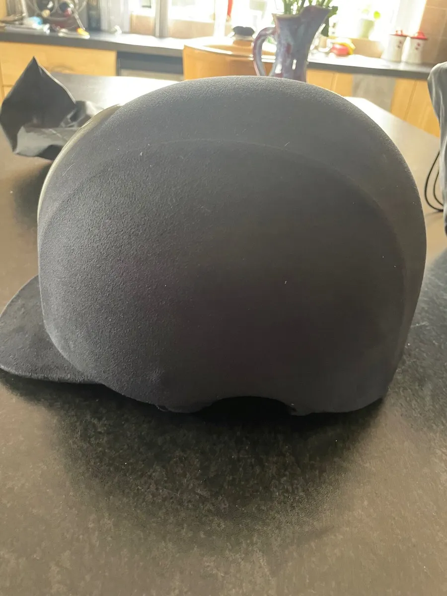 Horse riding helmet - Image 3