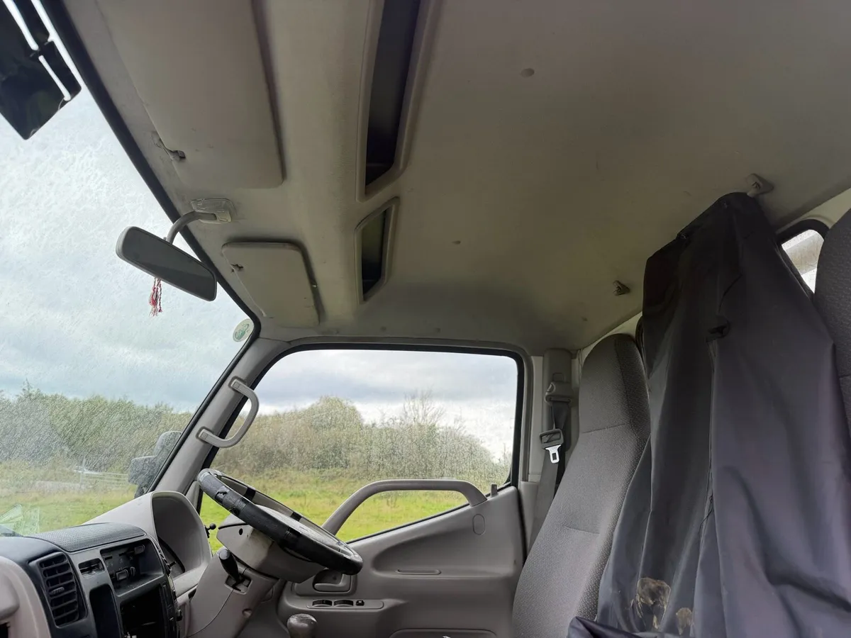 2010 Toyota Dyna - Image 3