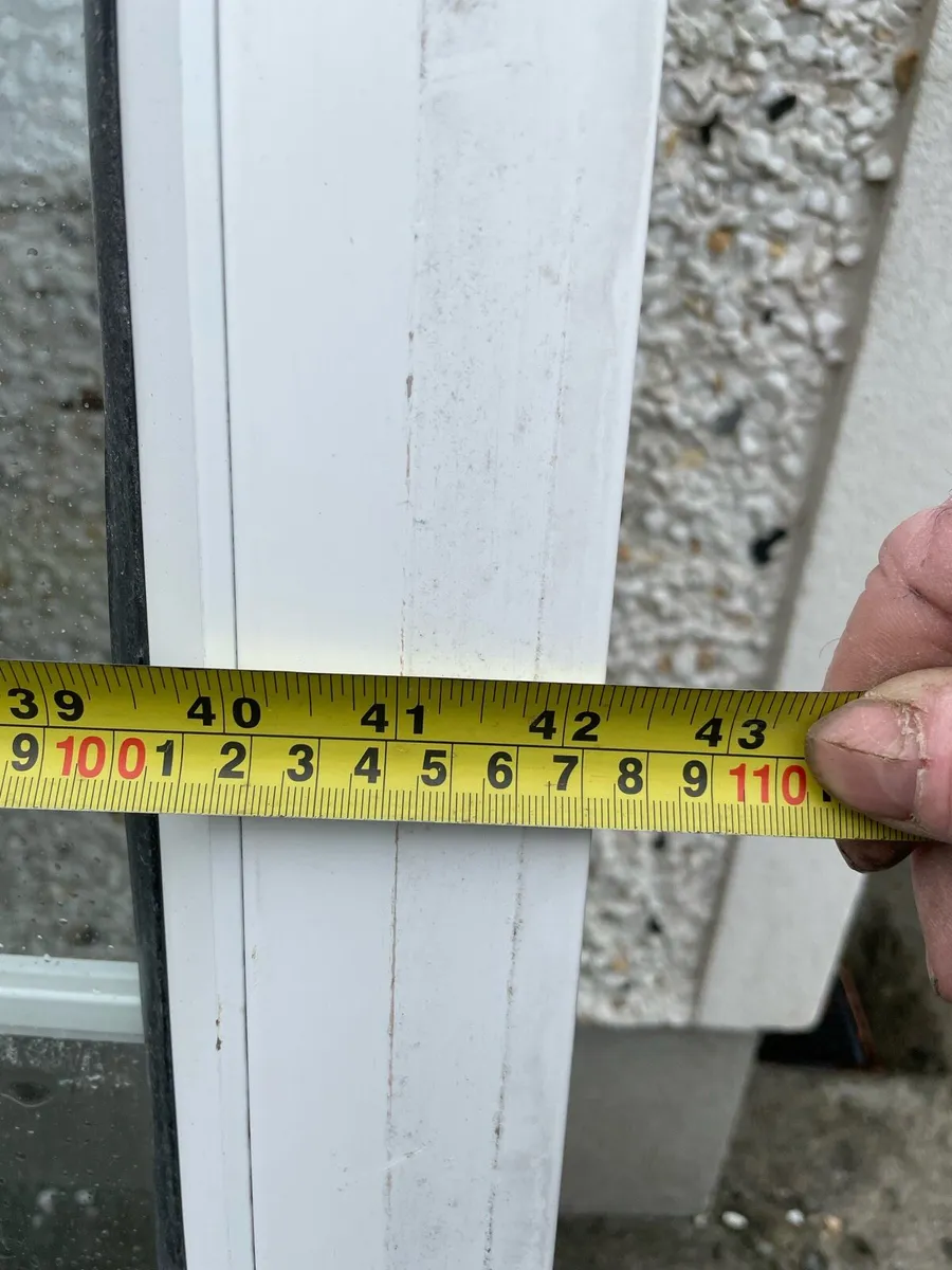 White aluminium front door - Image 2