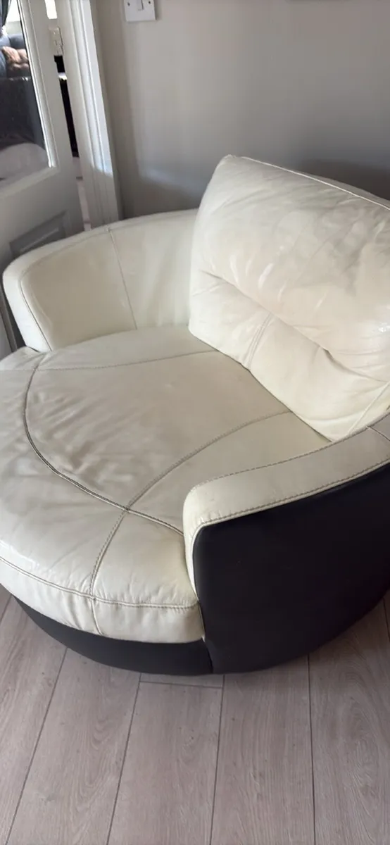 Swivel leather chair - Image 2