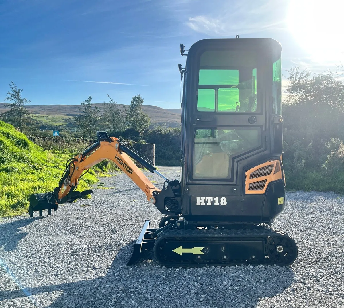 Kubota Powered Hightop HT18 Mini Digger - Image 1