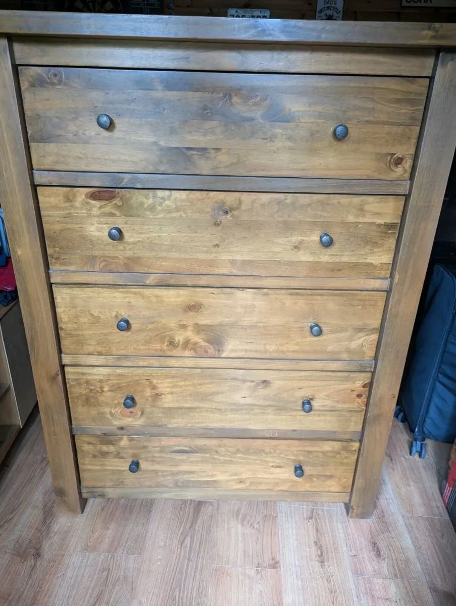 Chest of drawers - Image 1