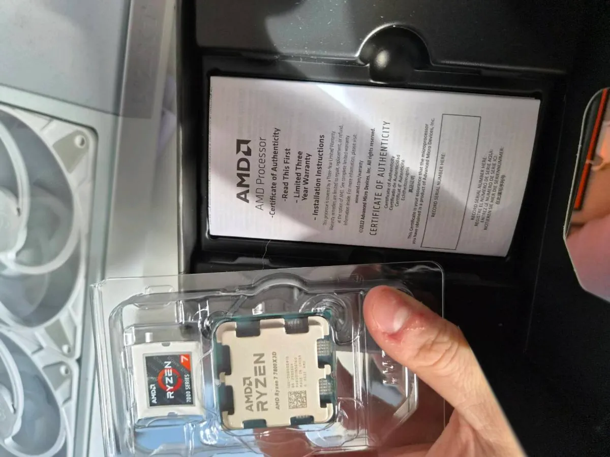 AMD Ryzen 7 78003XD - Image 3