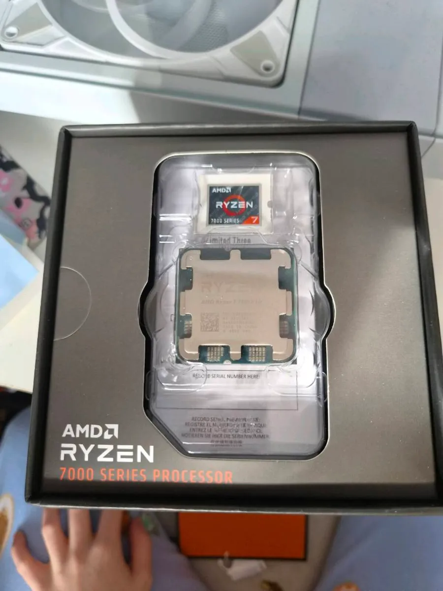 AMD Ryzen 7 78003XD - Image 1