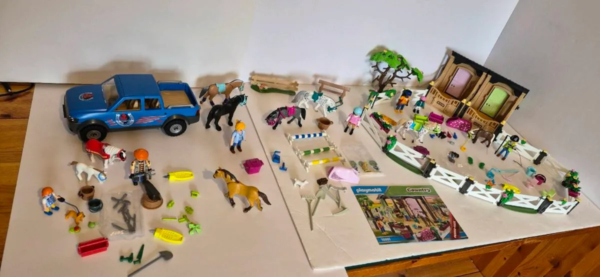 Playmobil Country Riding Stables Mobile Farrier - Image 1