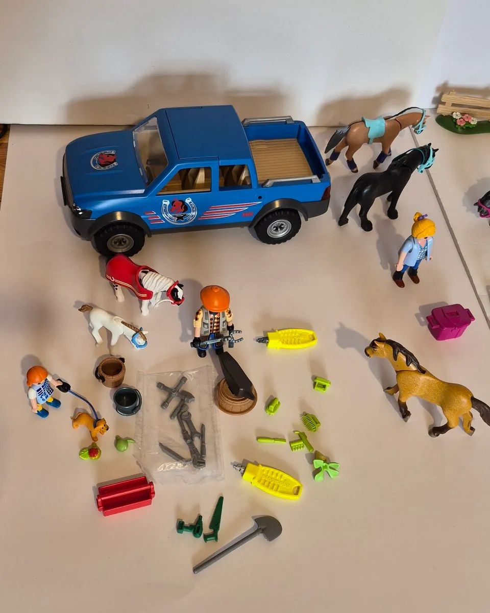 Playmobil Country Riding Stables Mobile Farrier - Image 4