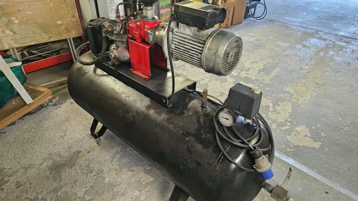 Compressor rotary Screw 3 K/W  220 volt single ph - Image 4