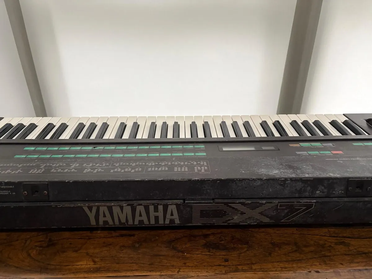Yamaha DX7 Keyboard - Image 4