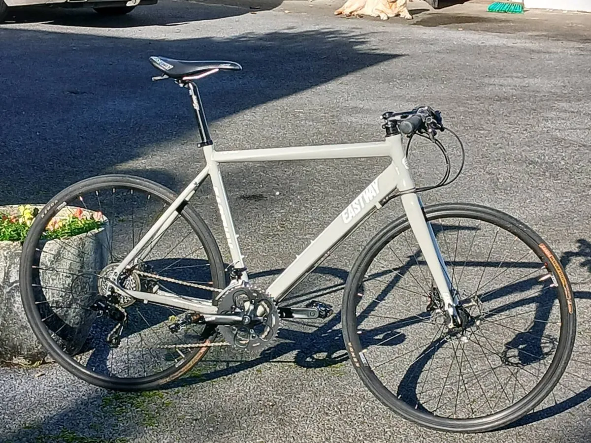 Eastway flat bar road bike - Image 1
