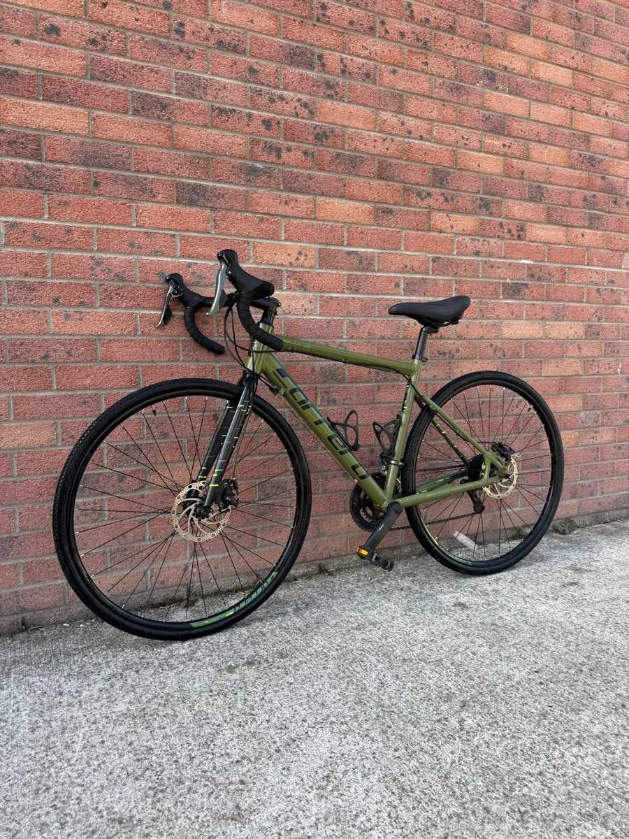 Carrera Crixus Road Bike - Image 2
